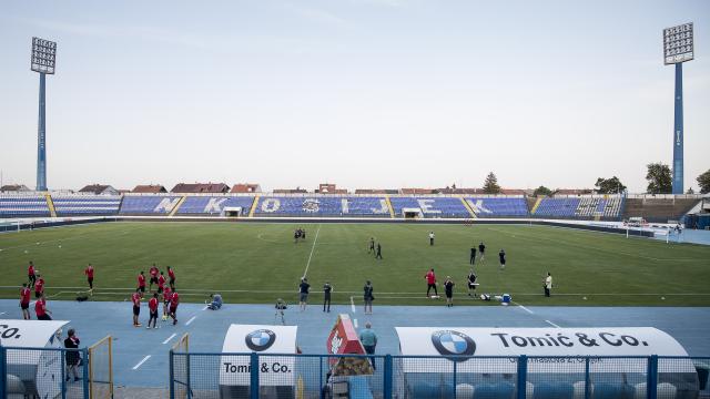 psv-medewerkers-in-osijek-mishandeld-groep-kroaten